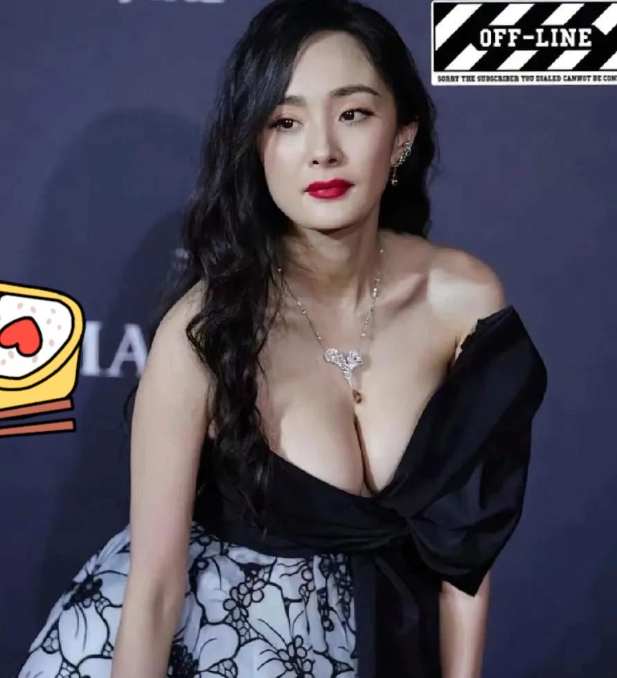 杨幂这套高定礼服上身，大家都在说，这身材比例太不符合科学了。

​这不是瘦，是硬