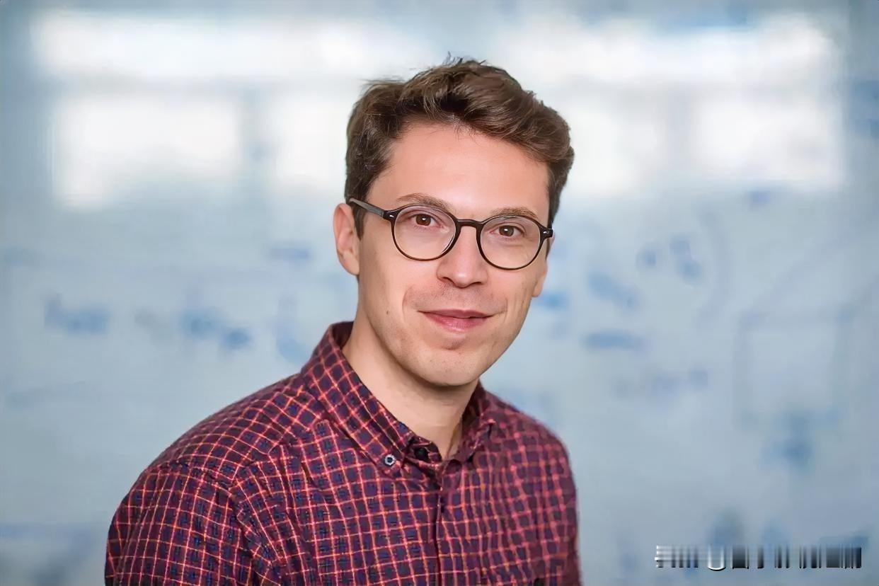 杀害美国顶尖核专家努诺·洛雷罗的凶手，初步锁定为48岁的葡萄牙公民克劳迪奥·瓦伦