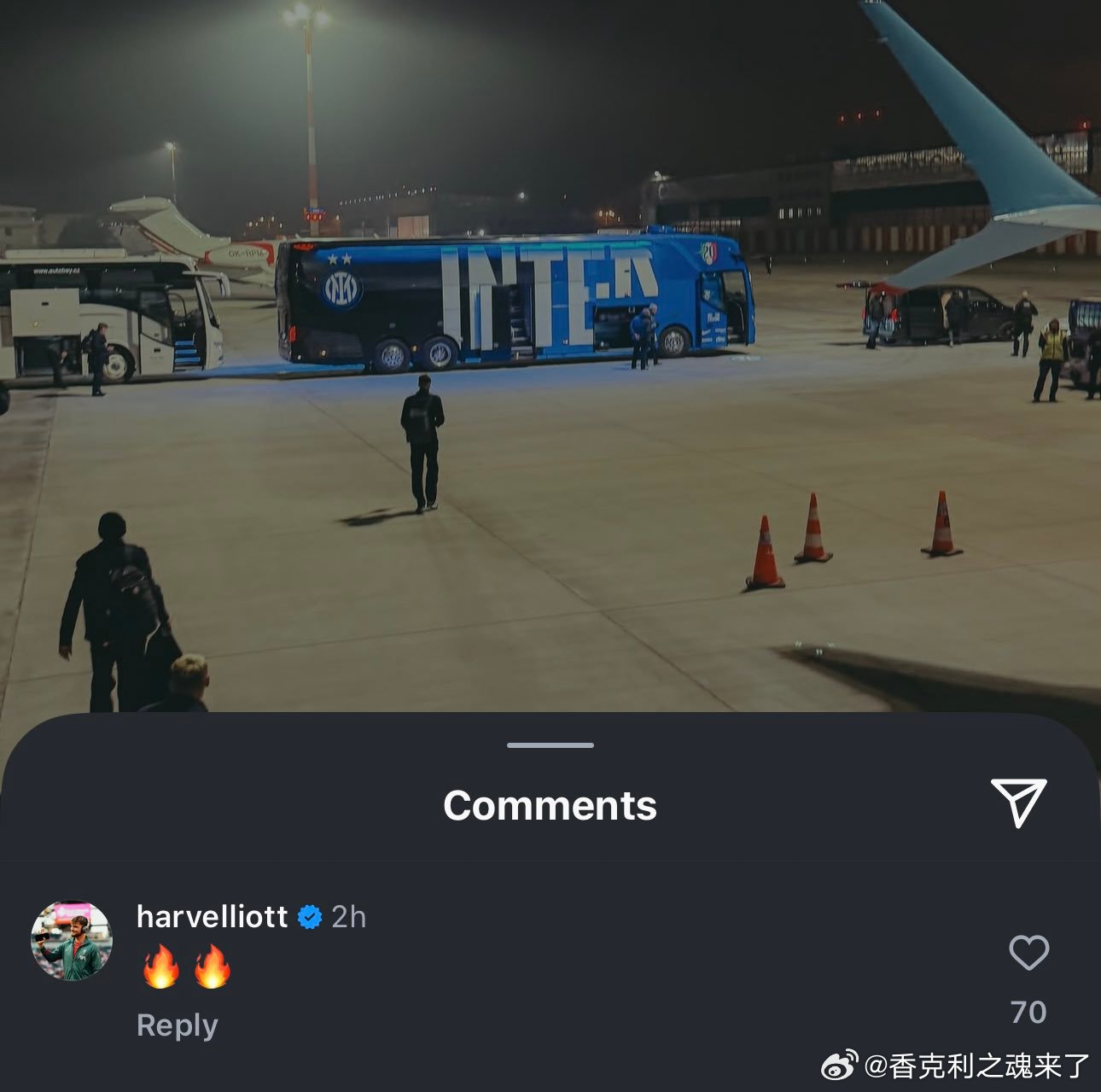 利物浦球员和国米球员联动埃利奥特给小图拉姆留言加克波和邓弗里斯合影 ​​​