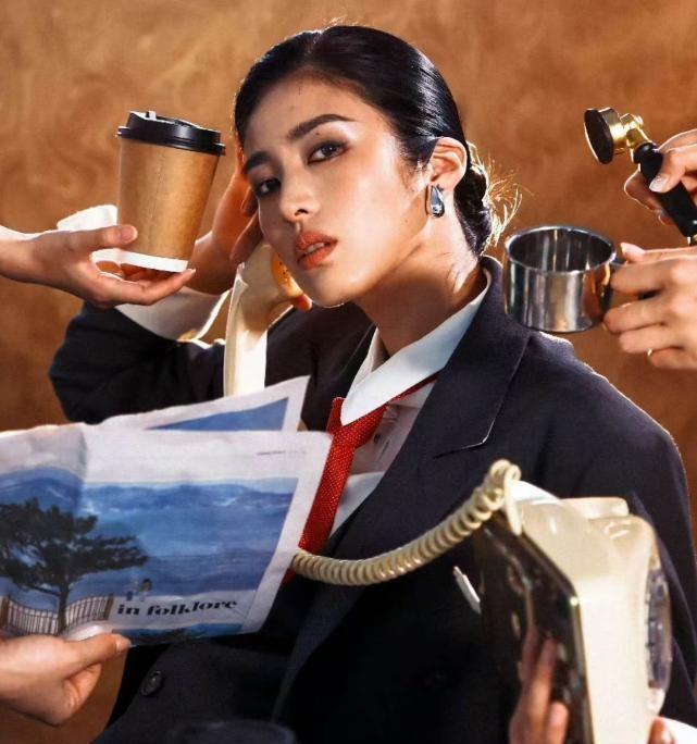 2023年，《功夫女足》宣布建组开机。在这个论资排辈的圈子里，每天都有无数人托关