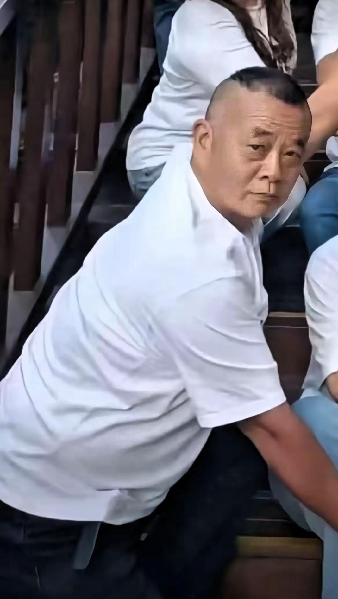 到现在，有人还说这是一件小事，不该再追问了，追责了？
一个人，能坏到什么程度？