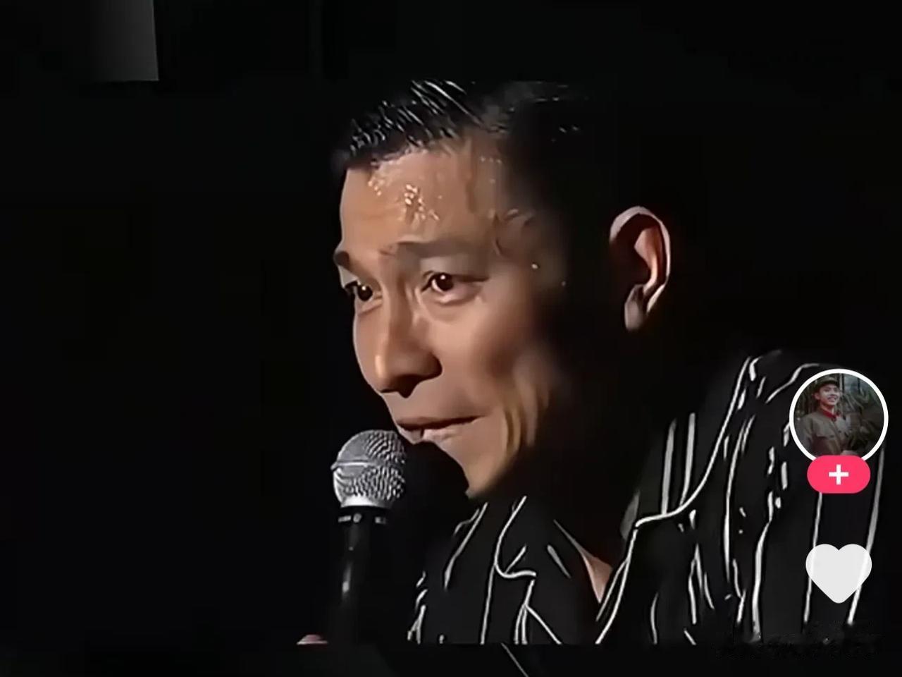 刘德华在城外参加活动时，接受记者关于刀郎新歌罗刹海市的提问，刘德华回答说，有些不