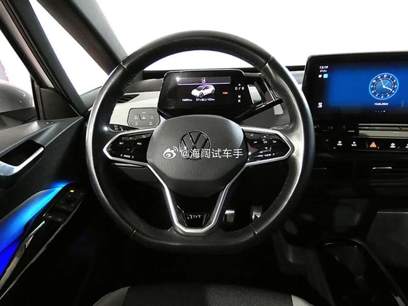 西班牙的ID4，这是2020年上牌的，这算是第一波产品，行驶了一万六千多公里，续