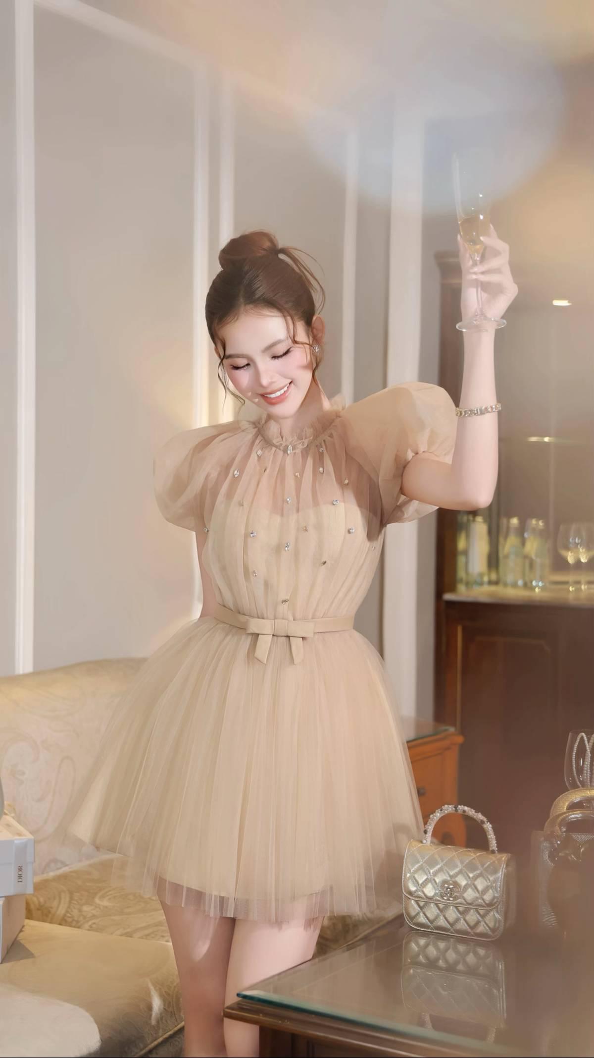 选对版型、搭好配色，简单单品也能穿出高级感～
舒服自在，比什么都重要✨