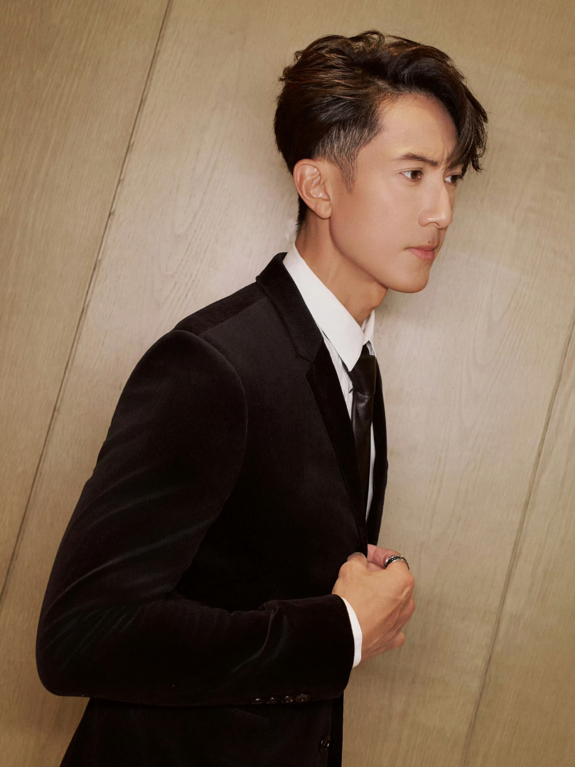 吴尊出发巴黎吴尊巴黎出发期待 