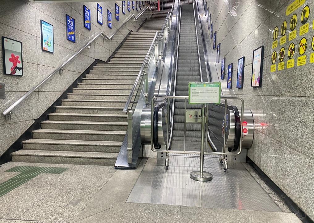 【悠播报：黄村站B口扶梯检修暂停使用】因扶梯检修需要，黄村站B口扶梯于1月24日