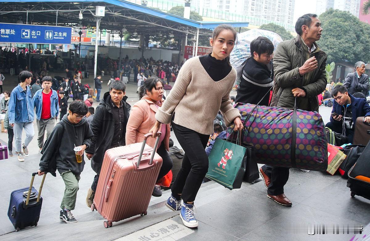 2月17号，年就这样过完了，好多人已经踏实返程路，开启上班模式，每个人都很累，回