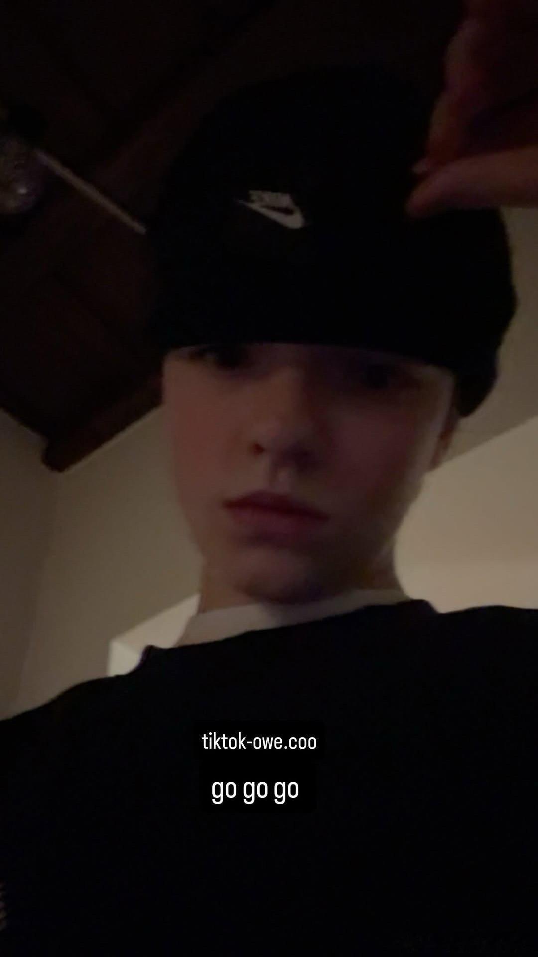 欧文·库珀回归洋抖第一件事就是发自拍🤳小孩哥颜值正盛！春节档马上有戏