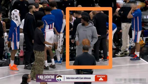 76人超级巨星恩比德真是太渴望打球了！在今天76人客场挑战掘金的比赛中，比赛进行