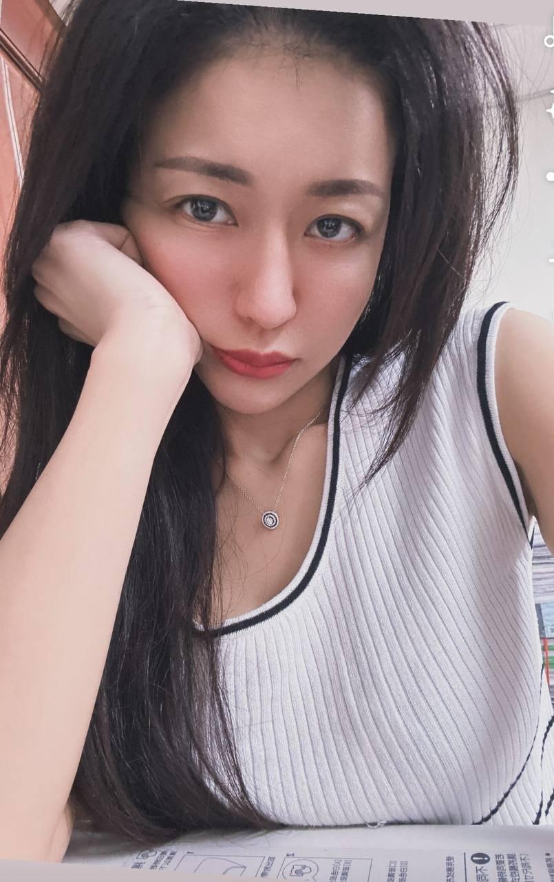 我觉得吧，真爱不是嘴上说我爱你，而是他愿意把你放进日常细节里，你累了他会主动分担