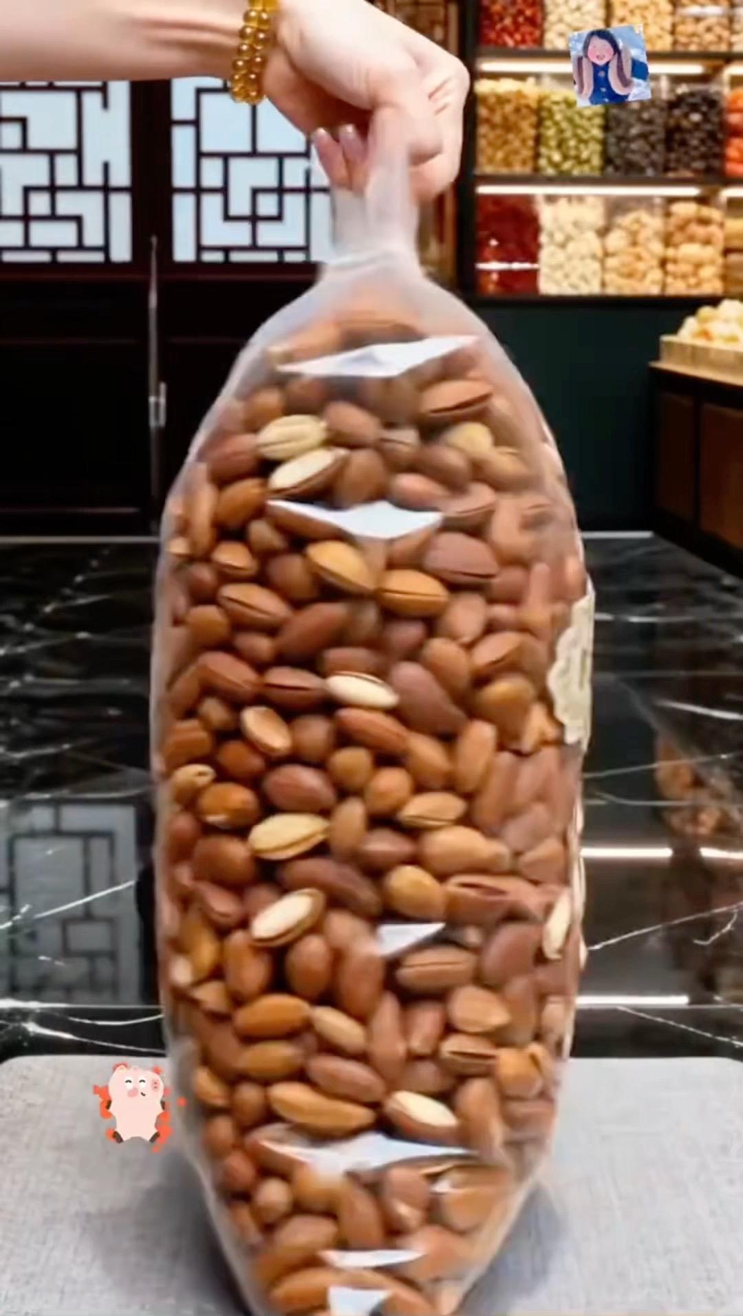 爱吃松子的朋友们，这款开口松子一定要试试！ 每一颗都鼓鼓囊囊超饱满，咬...