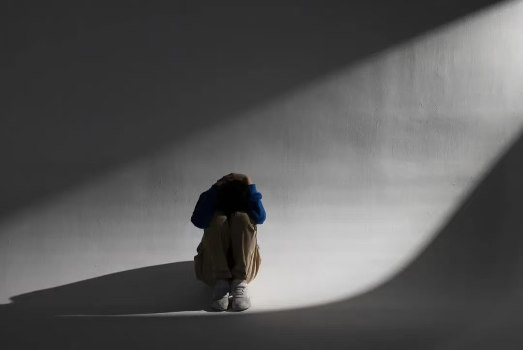 谁痛苦，谁改变 谁改变，谁受益 不想改，那就继续痛苦 因为拿着旧地图，永远到不了