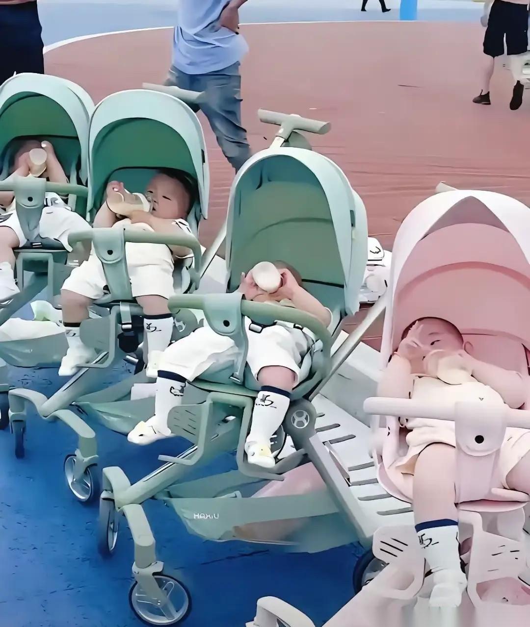 四胞胎降生，

医生说像拆炸弹，

家里账单却没人教怎么填。

上个月我去长宁那