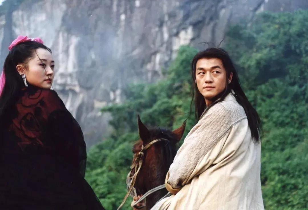 李亚鹏的得与失


一、李亚鹏的得
李亚鹏在20年前的影视圈混得风生水起，他执演