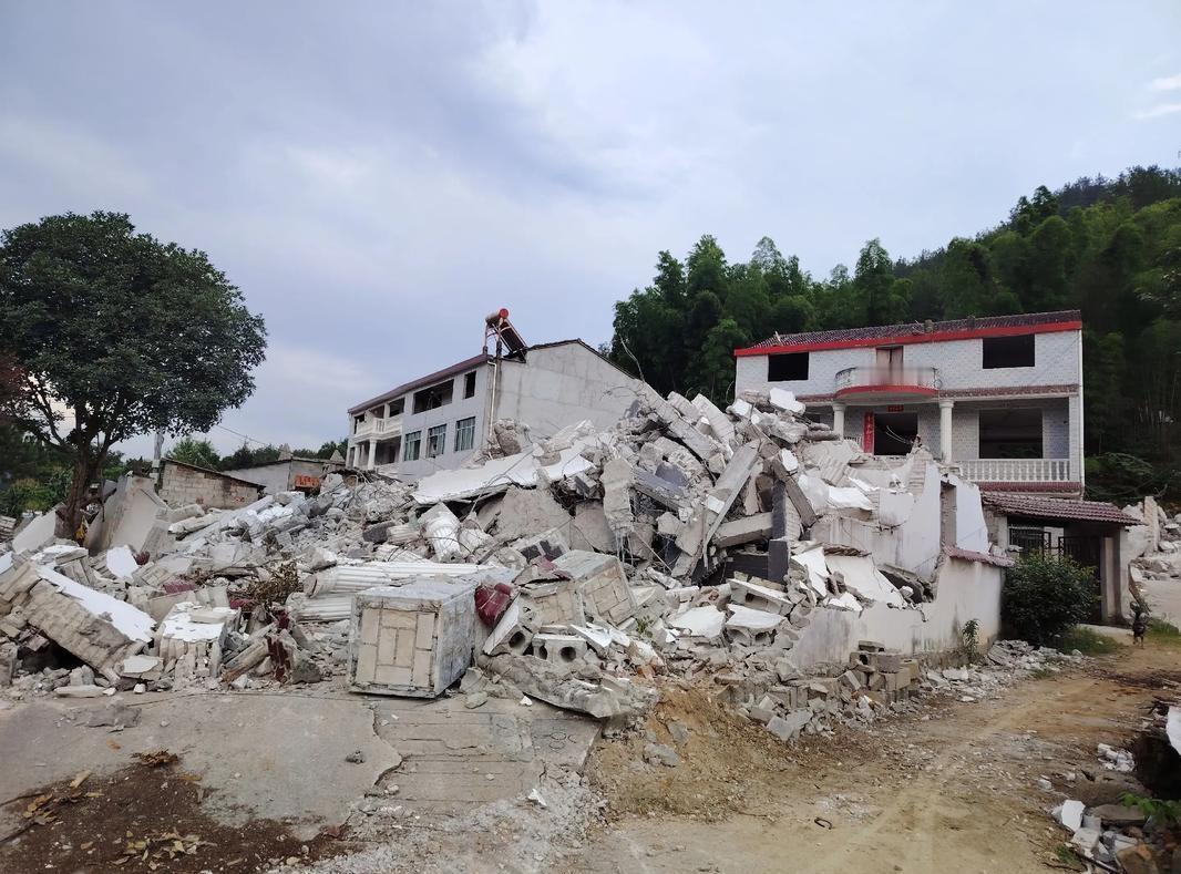 娘家拆迁了，没想过有我份，也从不过问。谁知今天大哥二哥都来了，以为是来看妹妹外甥