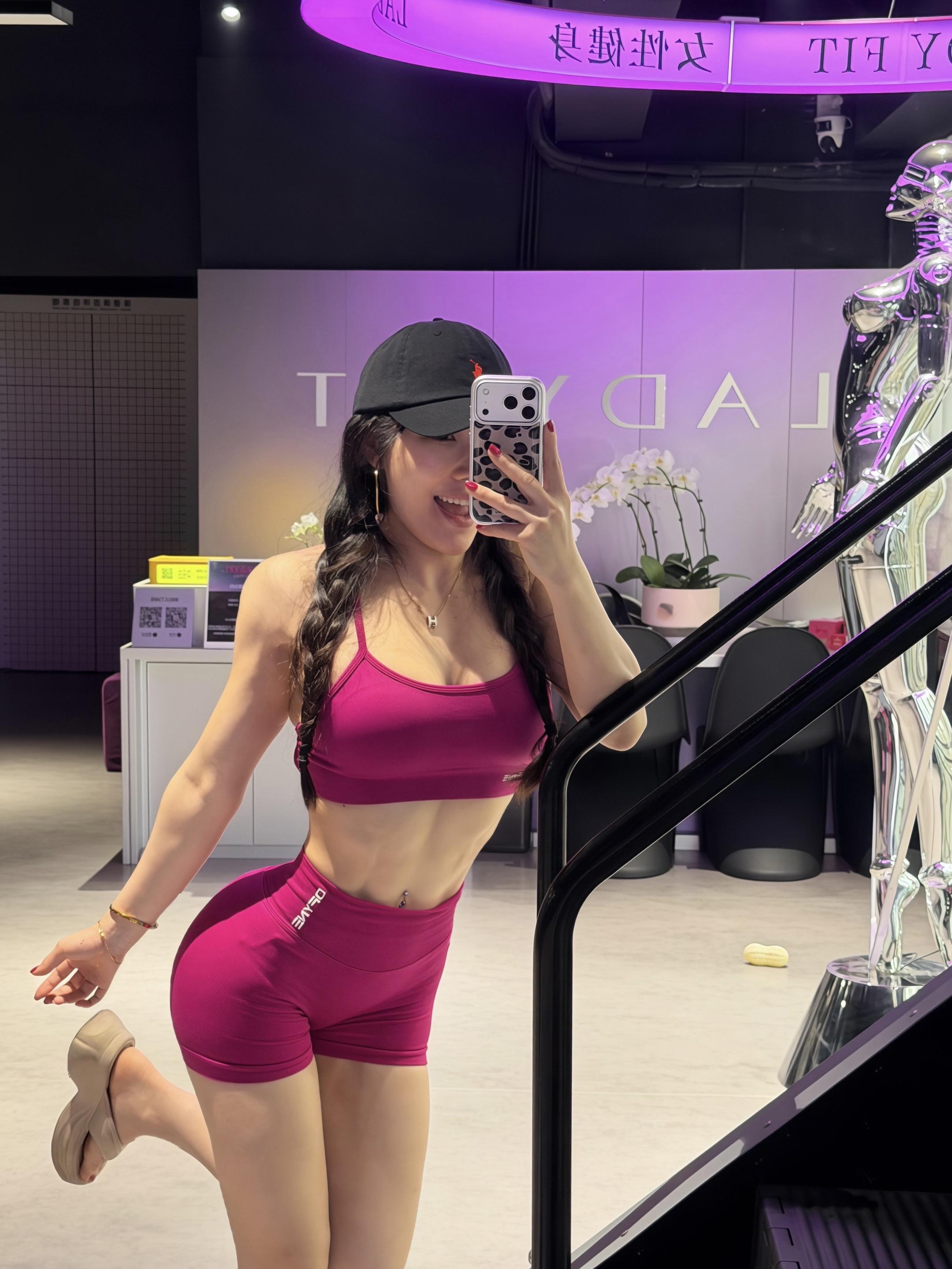 我不需要那么完美 至少现在很快乐