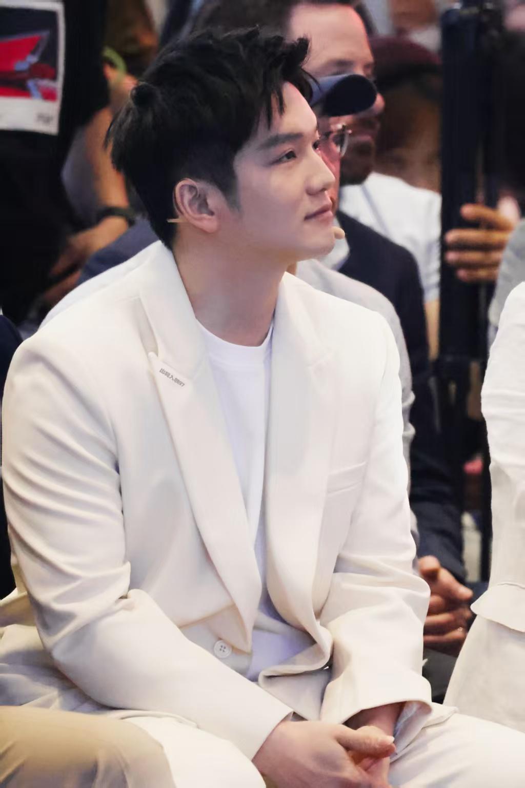 乒乓球德国杯决赛，樊振东所在的萨尔布吕肯对决富尔达马伯策尔，最终樊振东决赛中独得