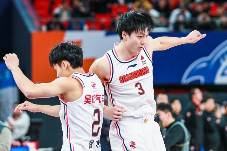 CBA球队获胜场次排行榜：广东千胜领跑 辽京疆鲁分列二至五位