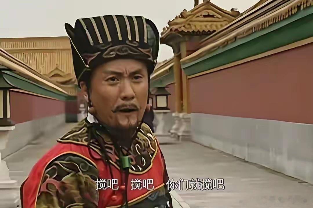 1565 年冬，刑场寒风裹挟着雪沫纷飞。53 岁的严世蕃被按在断头台上，他望着远