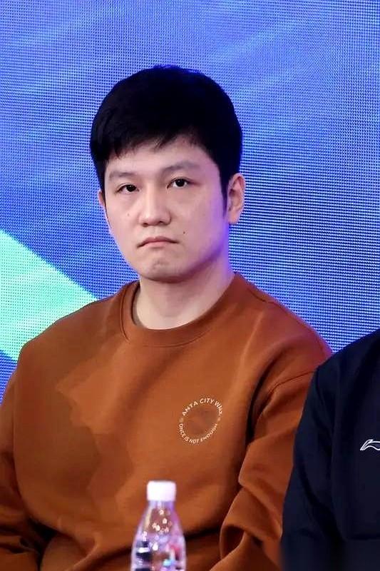 如果樊振东真的回来，最可怕的不是外战，而是他推开国家队训练馆大门的那一刻。
王楚