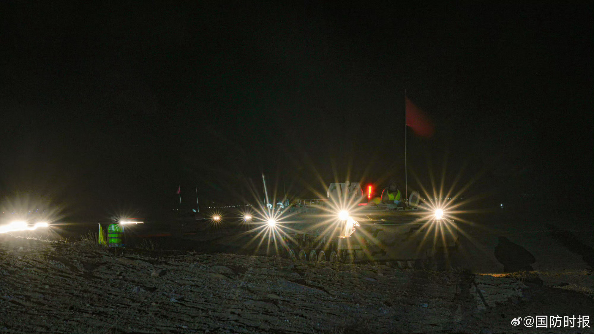 高原之美总觉得老款图1好看些！有点纳闷不能叫“云豹”，至少可以叫“雪豹”啊，好歹