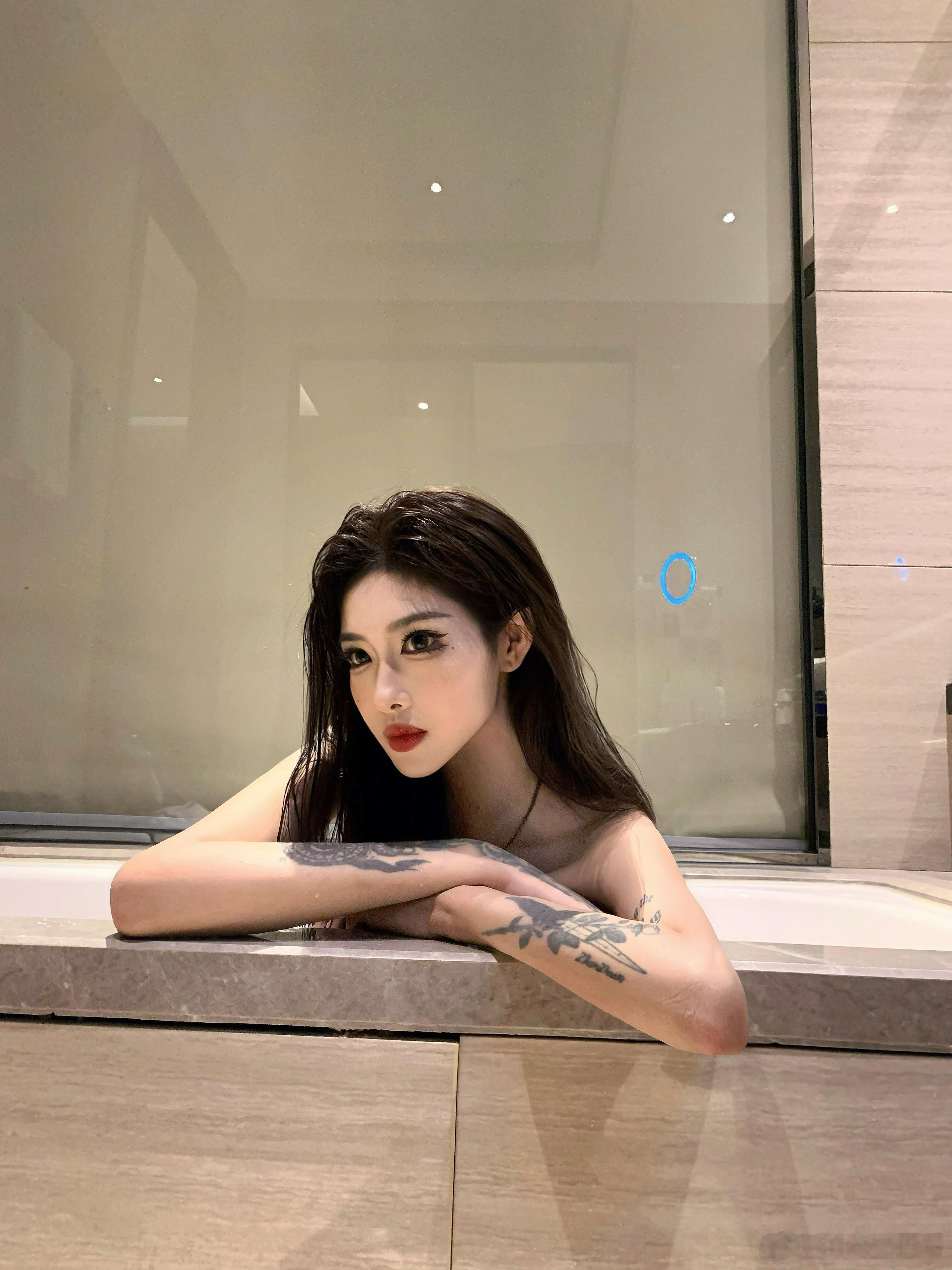 你怎么这么晚才下班 我好想你 