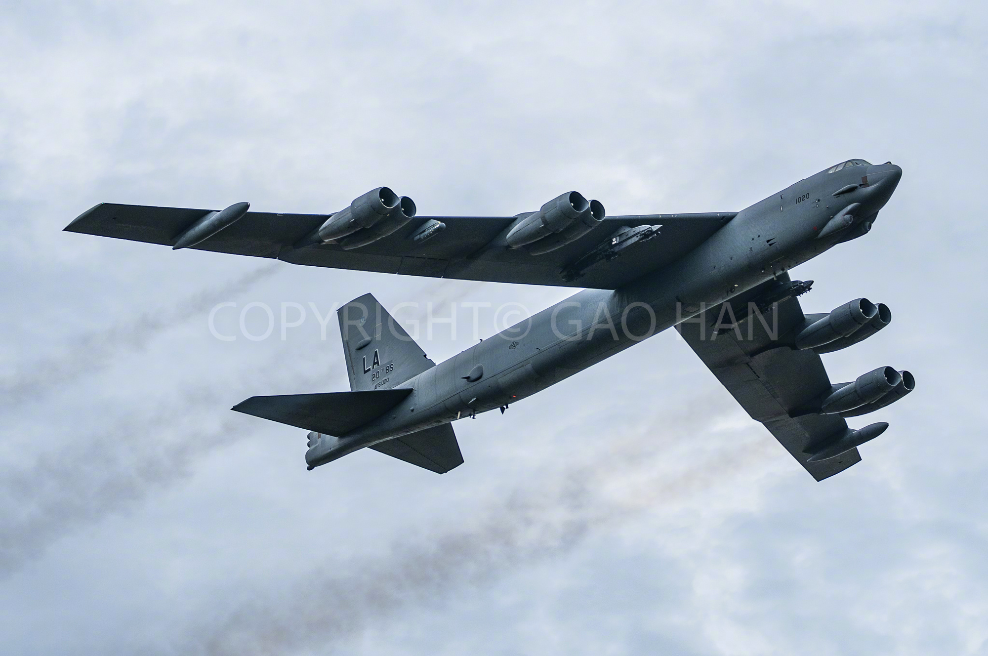 可预见的将来，导弹和无人机还难以完全替代有人驾驶战略轰炸机的中坚地位。大国空军，