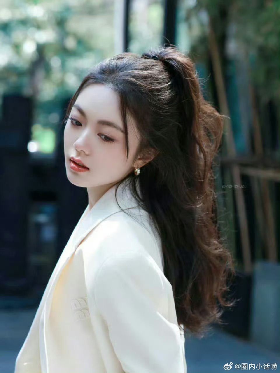 赵今麦会接《一念江南》吗？感觉是个烫手山芋，被虞书欣粉丝盯上了？ 