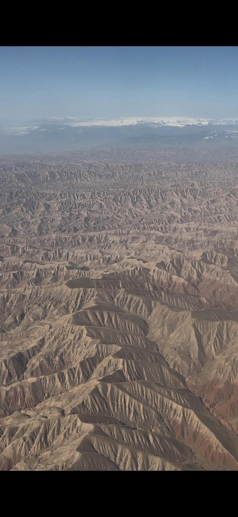 登上山顶看美景心随景动