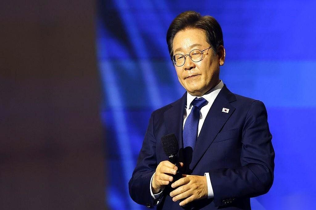 泽连斯基这回，真是把脸伸过去让人打。
公开喊话，指名道姓让韩国给武器。那架势，就