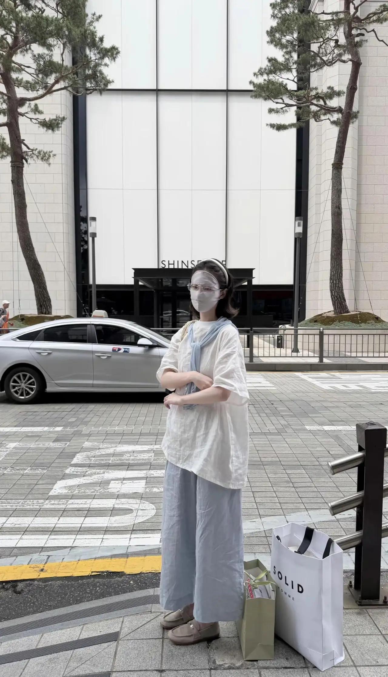 夏日生活打卡季性感美女的日常穿搭 美女休闲穿搭分享 女装穿搭分享推荐 美女穿搭分