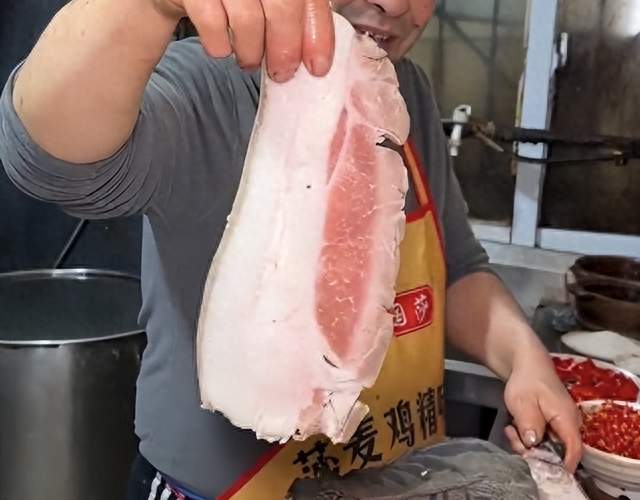 3 片回锅肉卖 105 元，单片 35 元！到底值不值？
