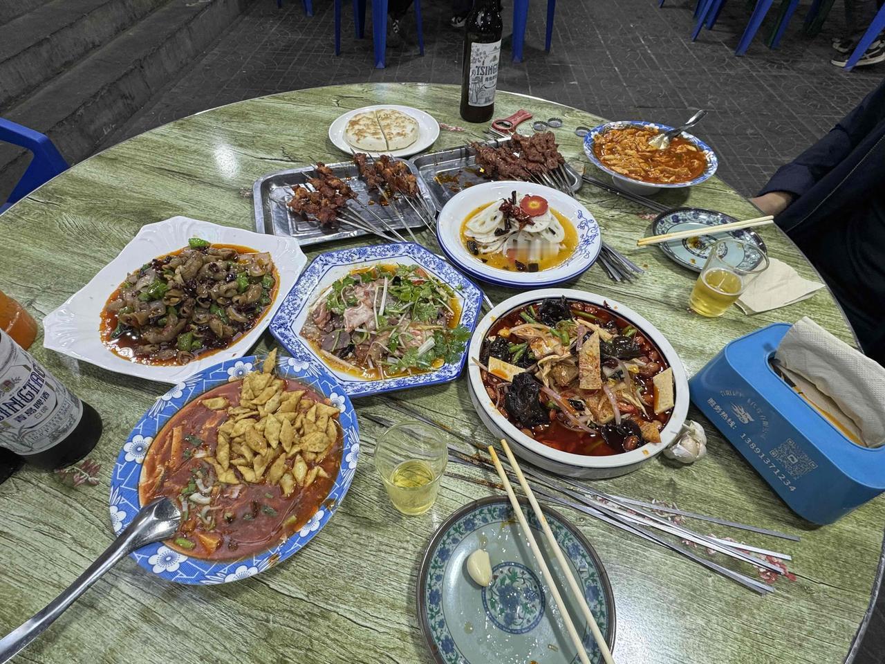 下联：甜甜苦苦人间味