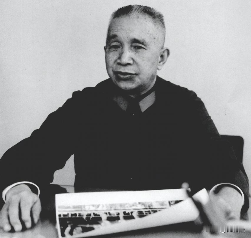 粟裕大将与韦国清上将

粟裕和韦国清，一个出生在江西乡村，一个成长于广西山谷，他