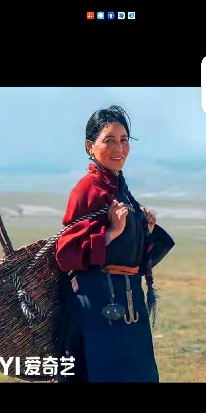 亲手把哥哥送进监狱，换来一句“你不是我妹”。
那个被全县骂了三十年的“保护伞”县