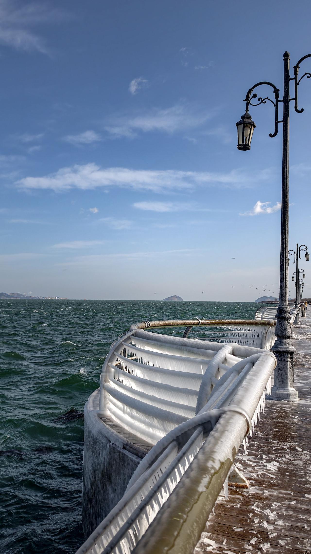 不是北极不是冰岛是降温后的大连！