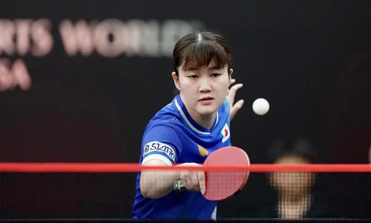 【大藤沙月击败强敌阿德里安娜・迪亚兹，下轮对决张本美和】2026新加坡大满贯女单