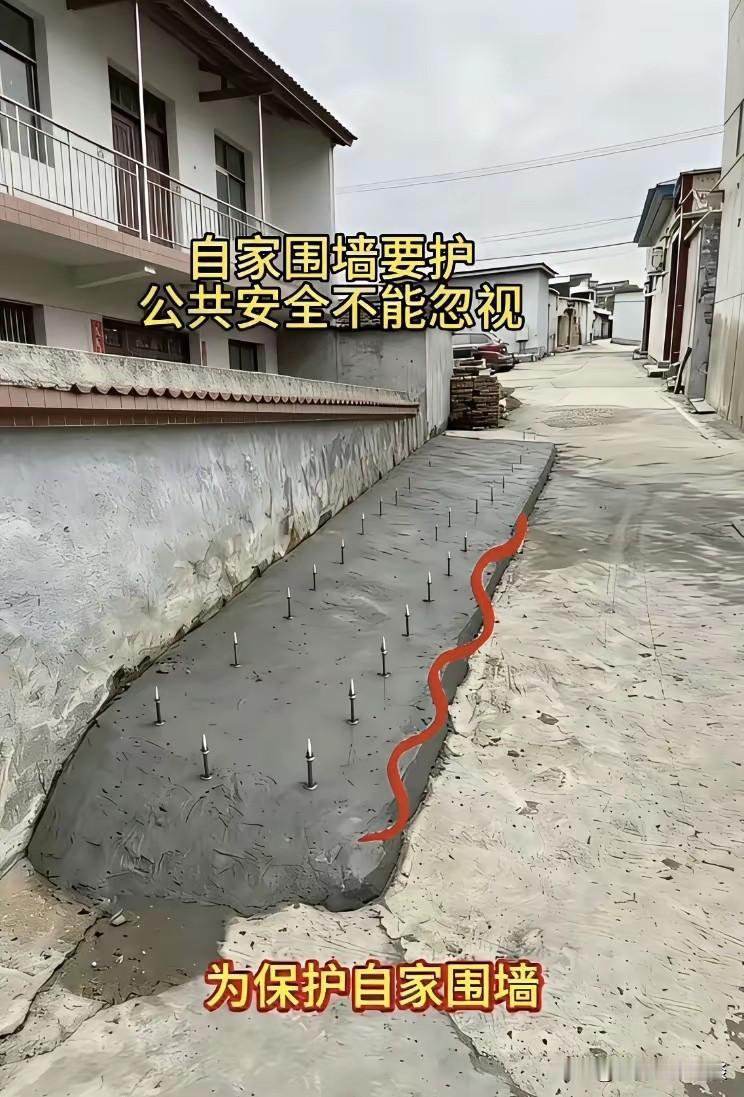 村里出现这样的邻居，是全村人的悲哀。一村民盖好了新房子，拉起了新墙，为了不让别人