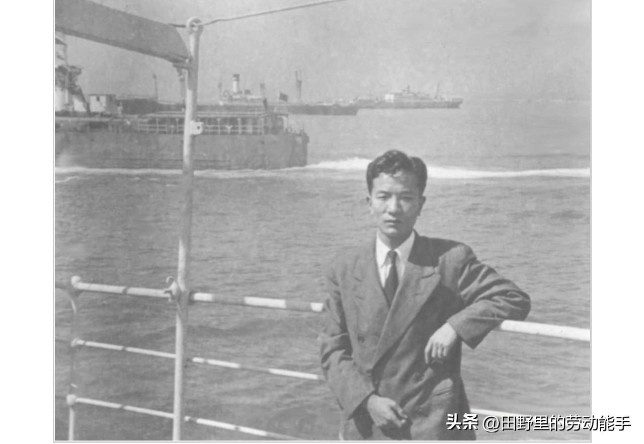 1950年3月，年轻时的王希季乘坐“克利夫兰总统号”邮轮从美国归国途中，西装笔挺