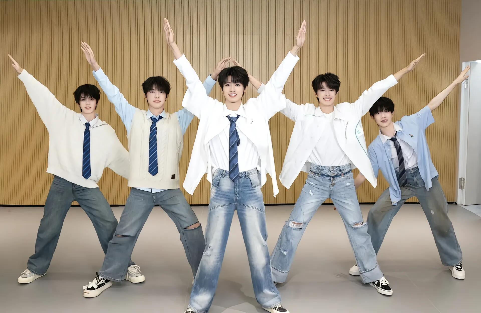 TOP彩排花絮照五小登澳门演唱会彩排照新鲜出炉！没抢到票的小宝别灰心～快手平台团