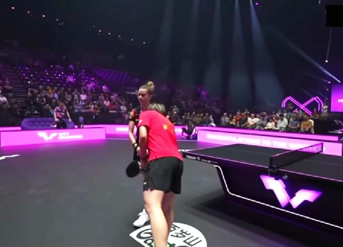 高桥布鲁娜你这样做礼貌吗？
王艺迪3：2逆转高桥，
大迪跟她握手时鞠躬点头，
以