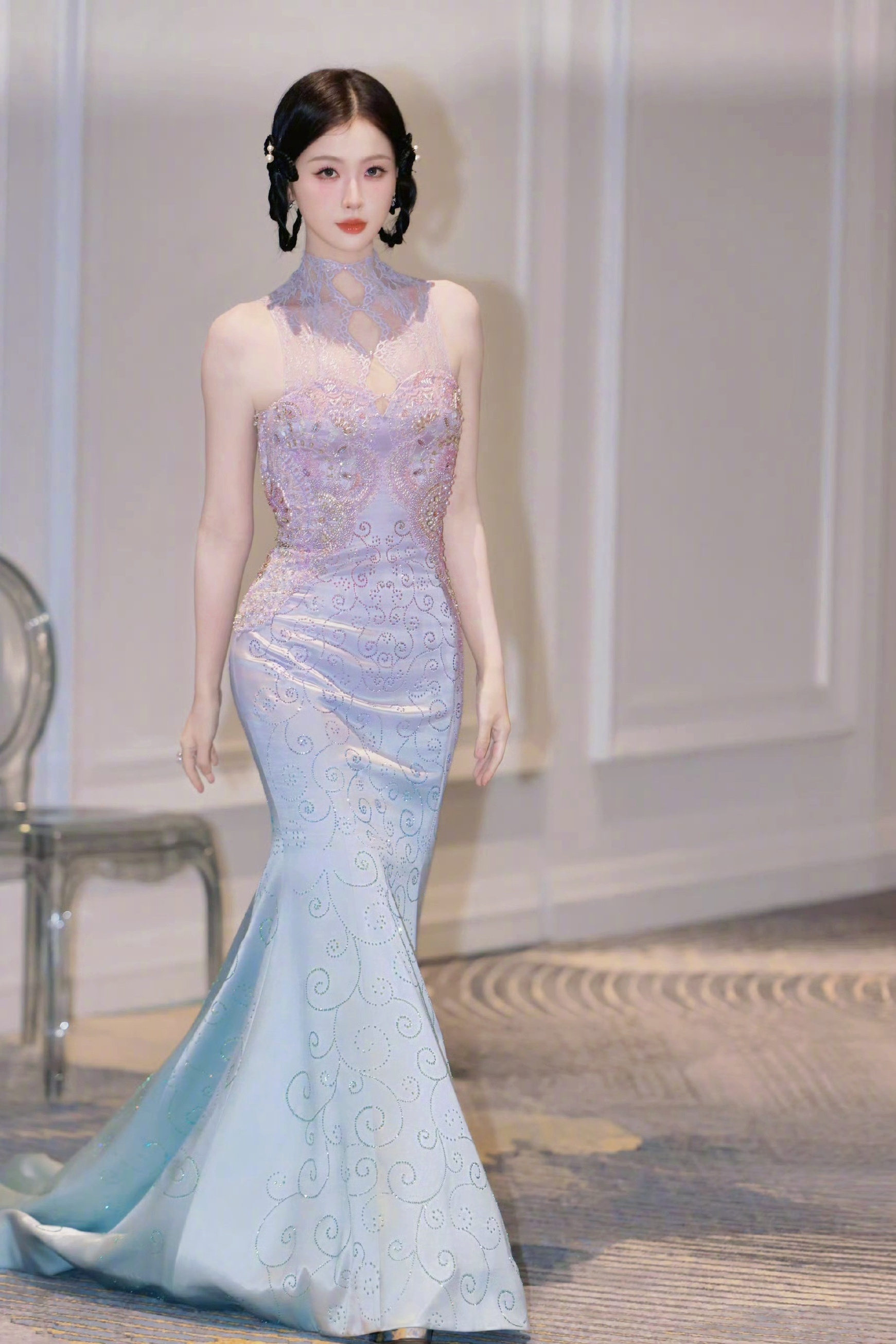 一天两套“欣中式”出海紫色 VS 绿色，哪套赢了？虞书欣工作室 审美