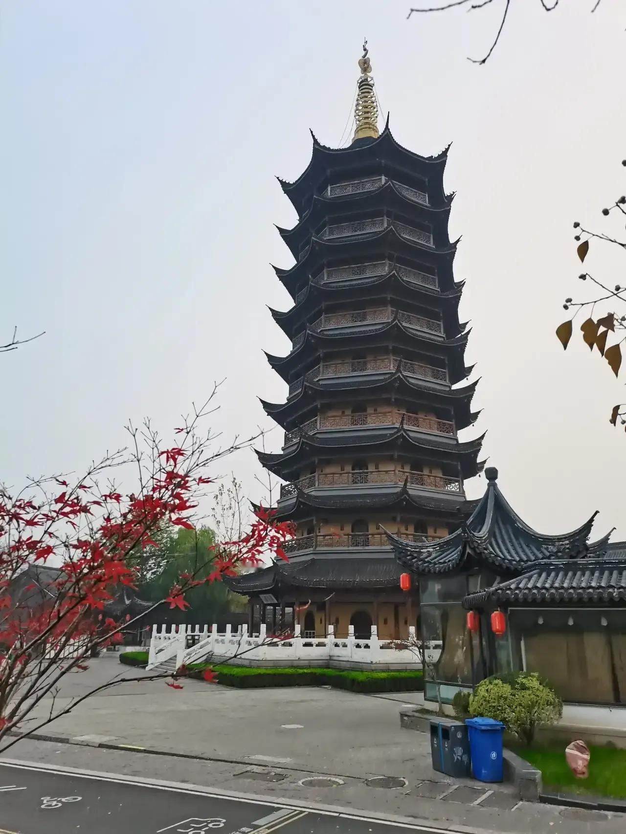 清江市，淮阴地区唯一一个市，以办工业为主，好企业数不胜数，随着时代的变迁，都消失