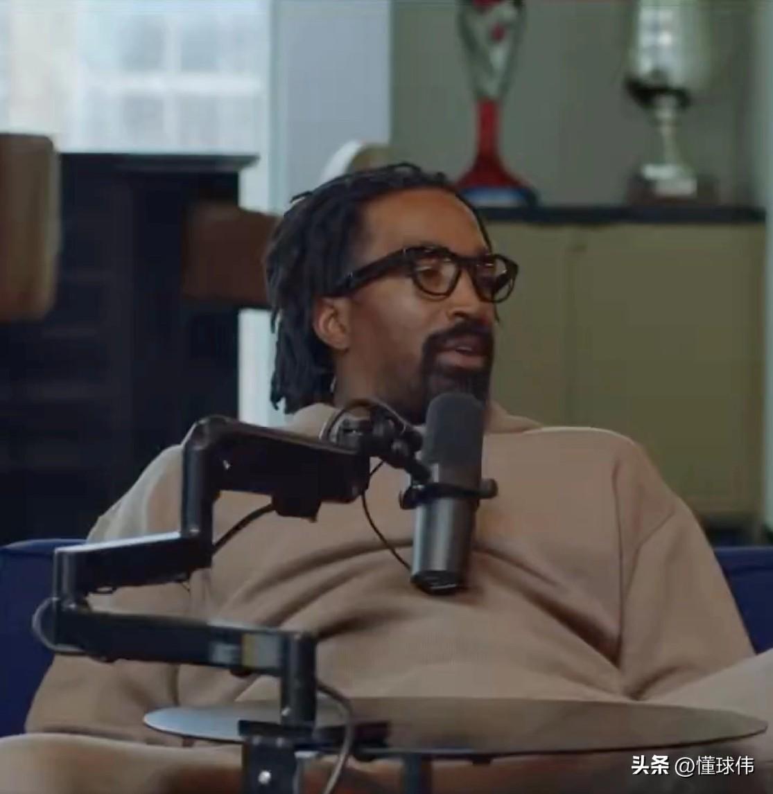 你觉得呢？JR史密斯谈16年骑士和20年湖人：

“很显然。”

“16年的骑士