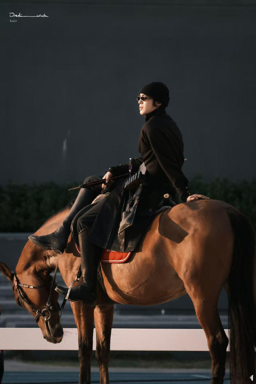 于适用小腿轻推马腹太苏了 救命！于适骑马时用小腿轻推马腹的动作也太绝了吧！流畅自