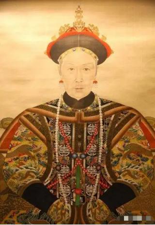 [微风]1900年,慈禧狼狈逃窜至山西首富乔家,临行时,慈禧让乔家借她 10 万