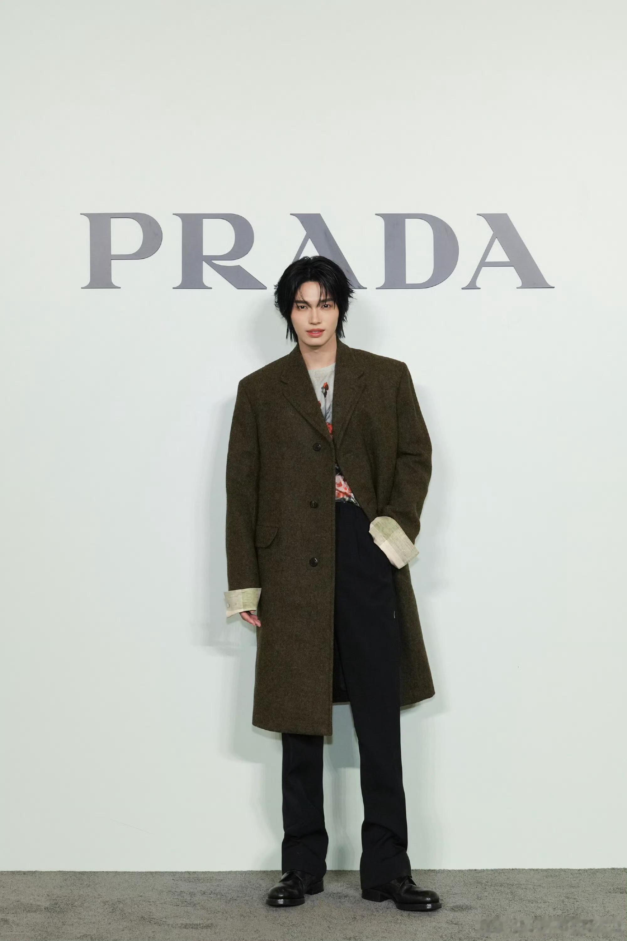杨幂/梁家辉/马龙/李现/李沁/win林汉洲/白宇帆Prada深圳湾双层精品店开