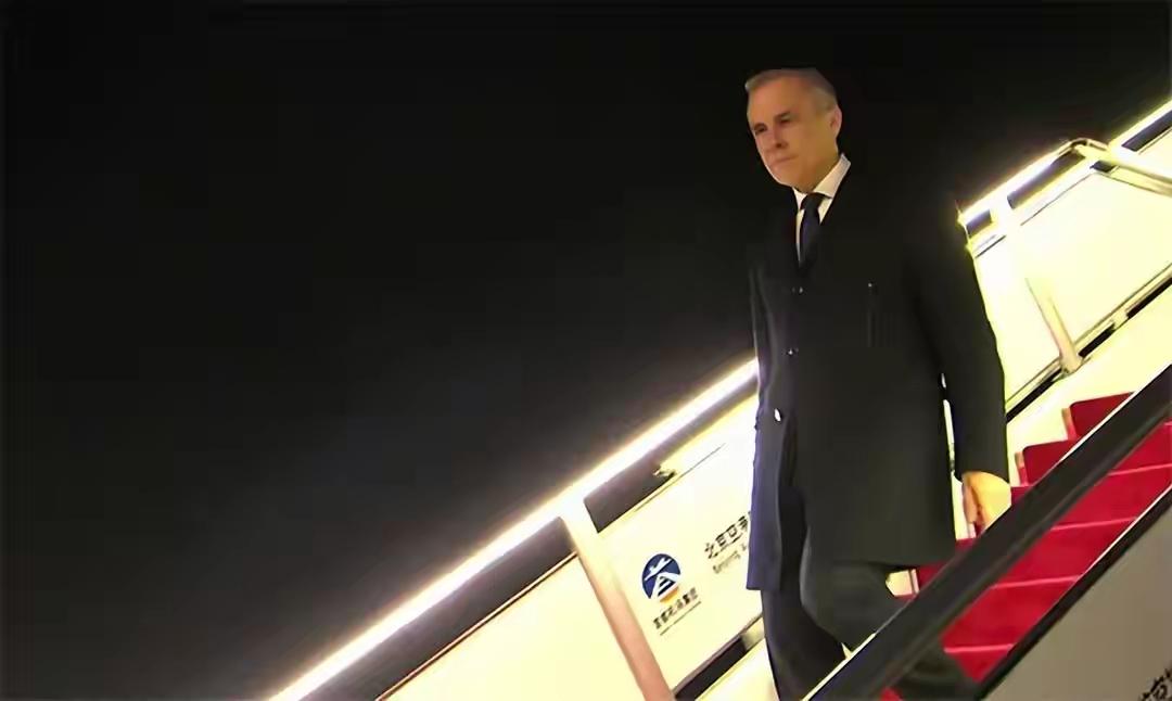 加拿大签了，对华税率直降100%，美方损失惨重，暗示加方会后悔