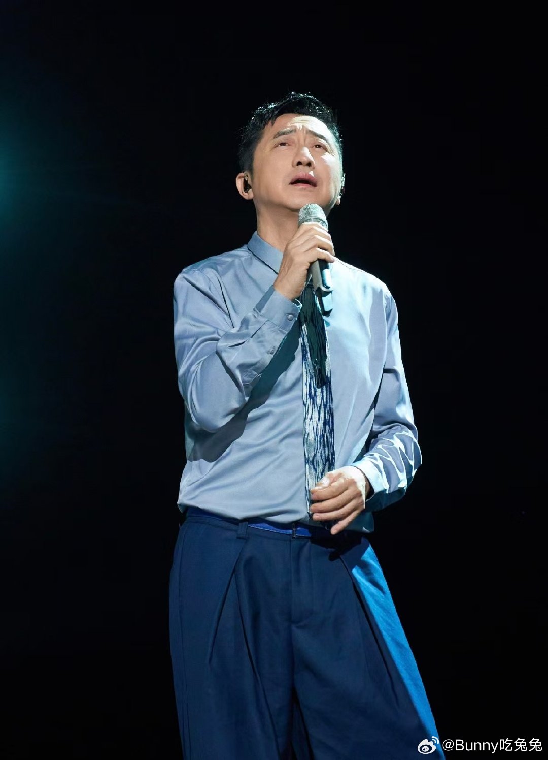 歌手直播那英抽签 歌手首期直播抽签名场面，四位歌手位次明确，同台竞技看点十足 