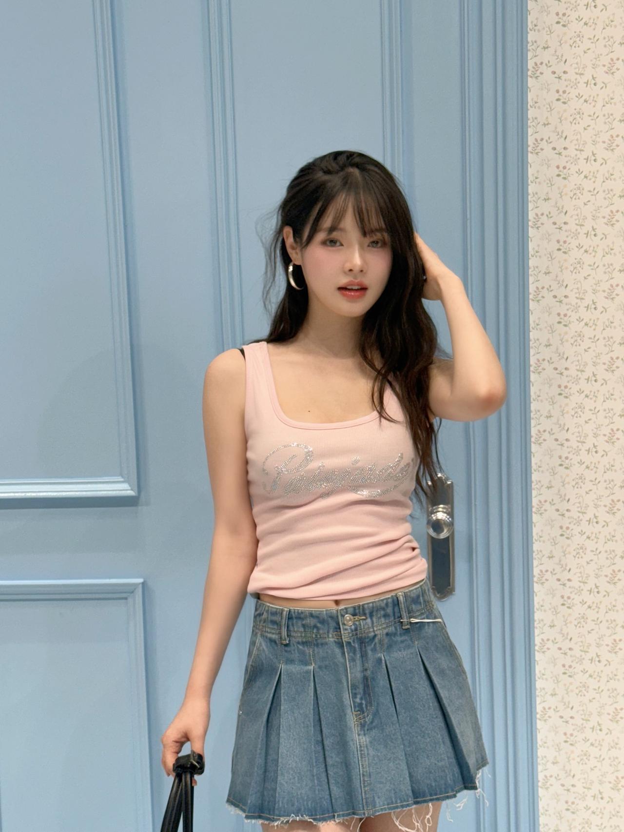 美女 甜系女孩 辣妹穿搭 清纯甜美 身材